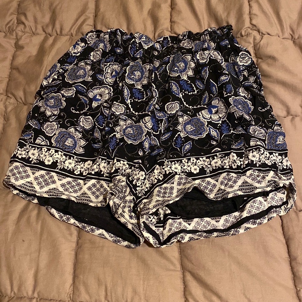 Francesca’s Shorts - size S